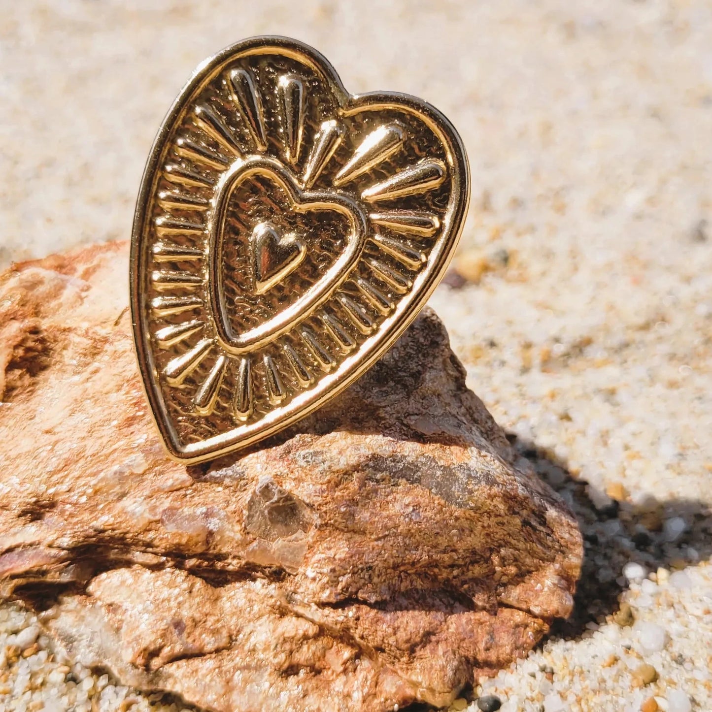 broche design Valentine en laiton recouvert d’or
