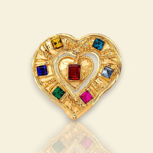broche dorée Aphrodite, une broche cœur couture