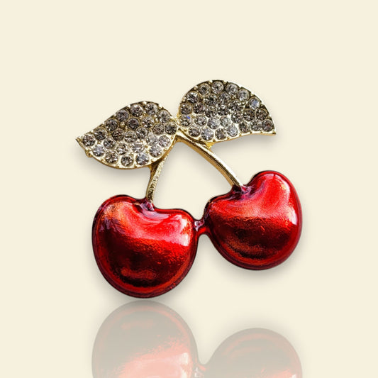 broche dorée Cerise, une broche fantaisie pour vêtement de femme