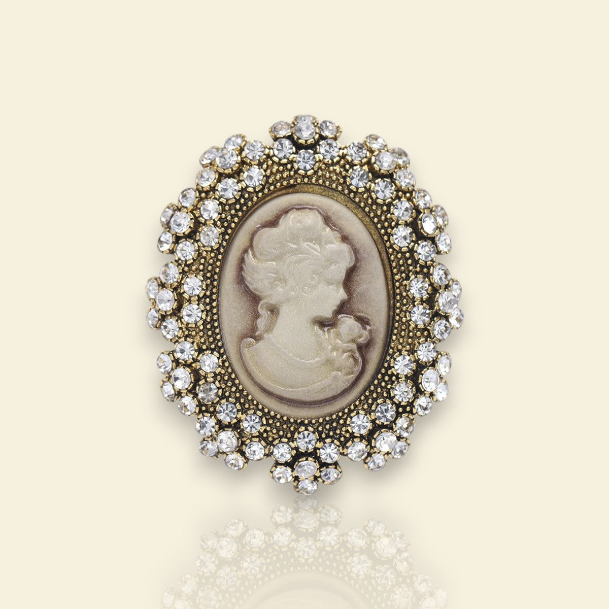 broche dorée Mathilde, une broche camée, bijou héritage