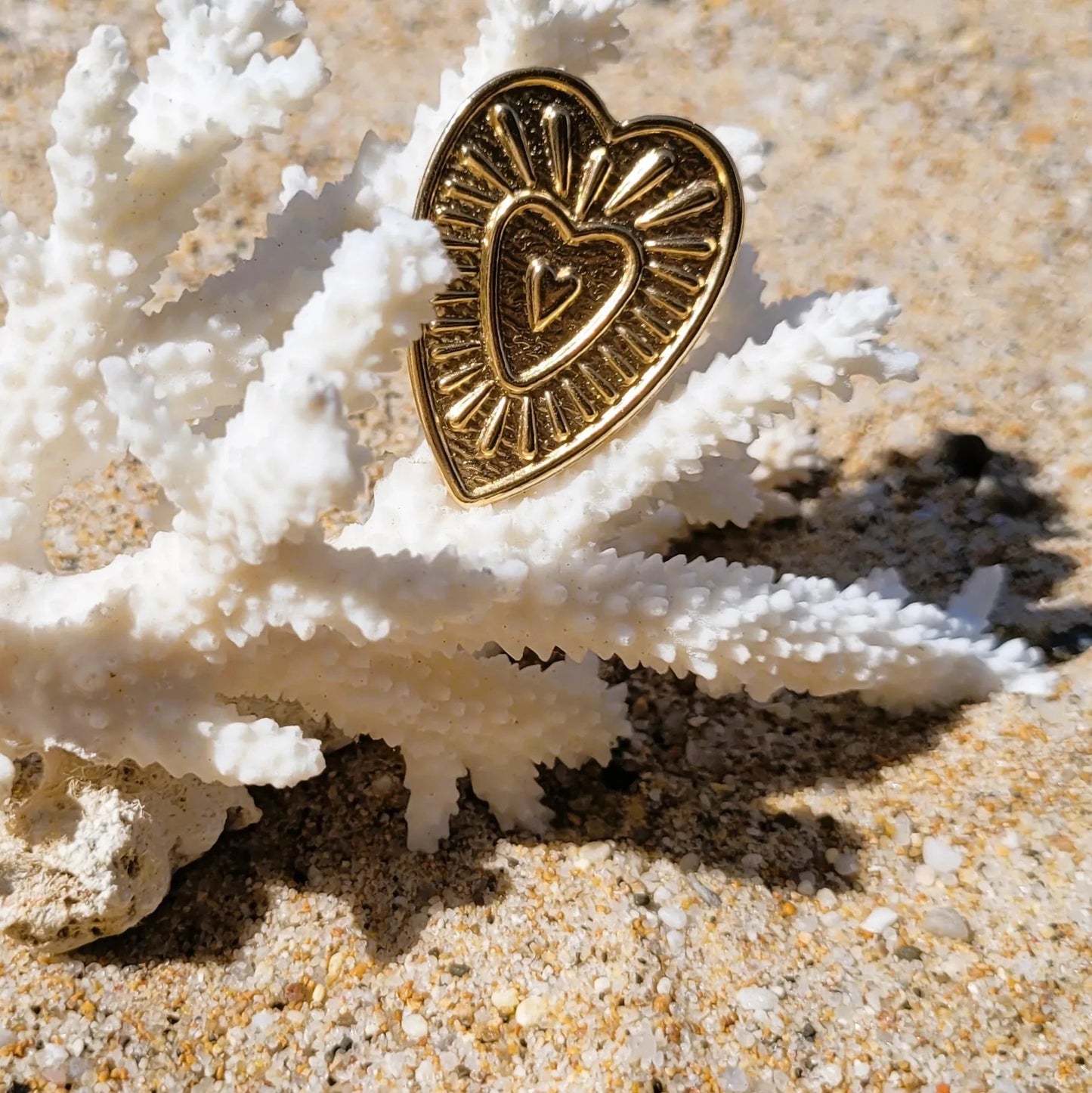 broche fantaisie Valentine en forme de cœur doré