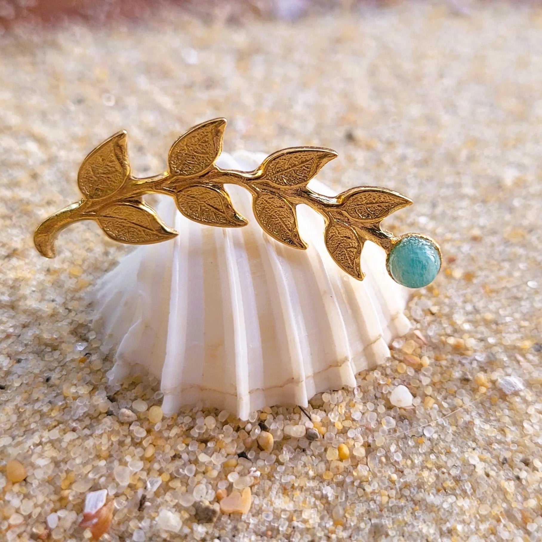 broche pour femme chic Laurier en amazonite et laiton recouvert d’or fin