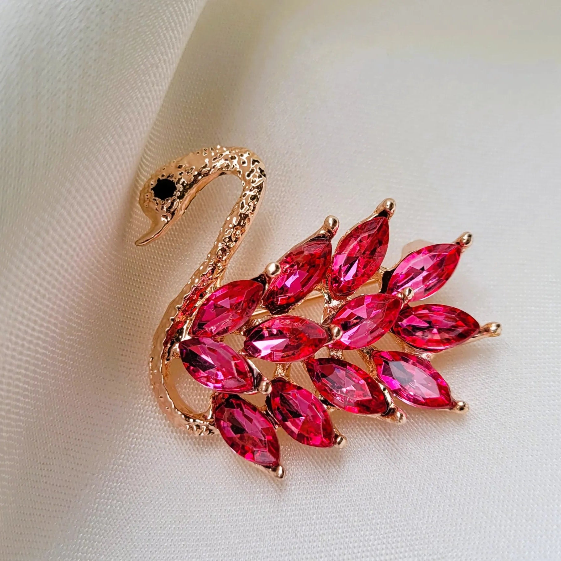 broche luxe Odette, une broche gracieuse pour vêtement