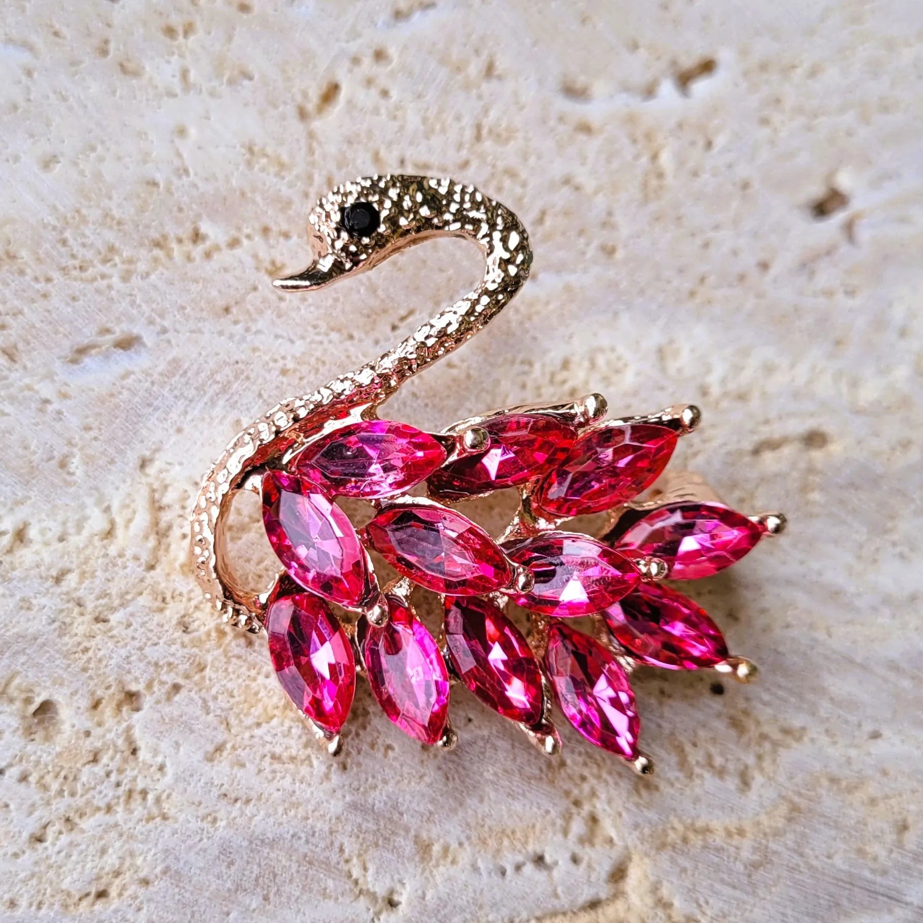 broche luxe Odette, un bijou gracieux