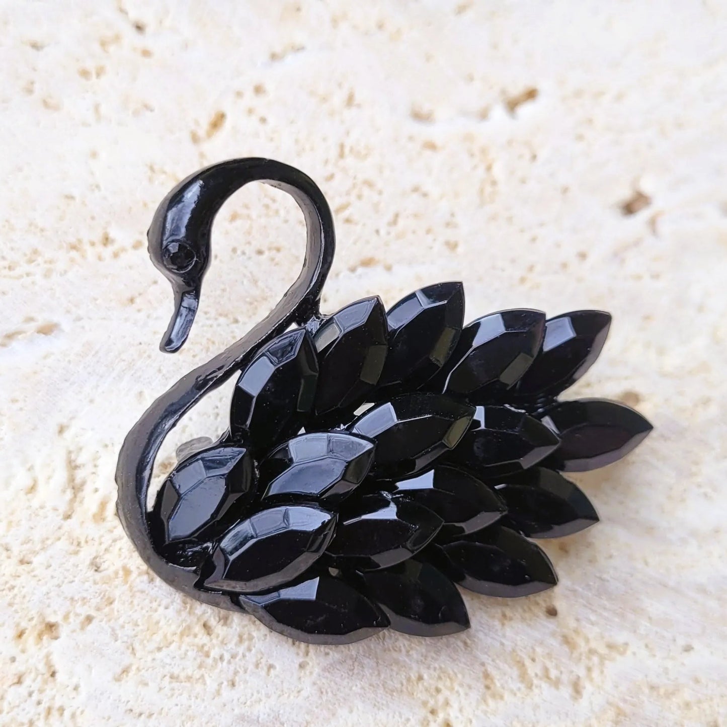 broche luxe Odile, un bijou gracieux