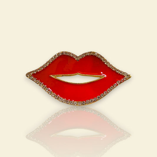 broche pour vêtement de femme Lipsy, un bijou vintage rouge 