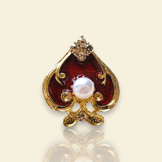 broche pour vêtement de femme Spadia, un bijou pin’s pour fermer un décolleté