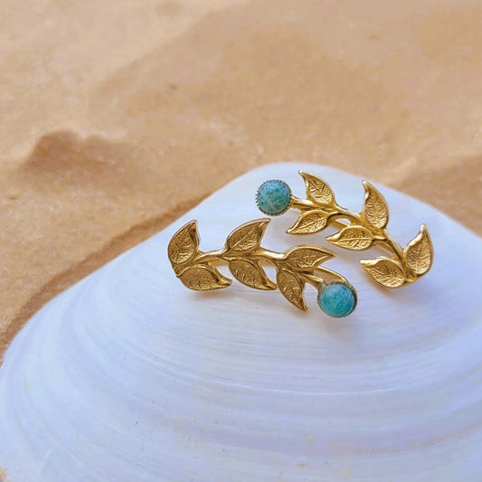 bijoux boucles d’oreilles climbers laurier en laiton recouvert d’or et amazonite