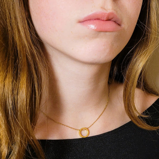 collier en acier inoxydable Eternity doré, un collier fantaisie pour femme tendance en 2025
