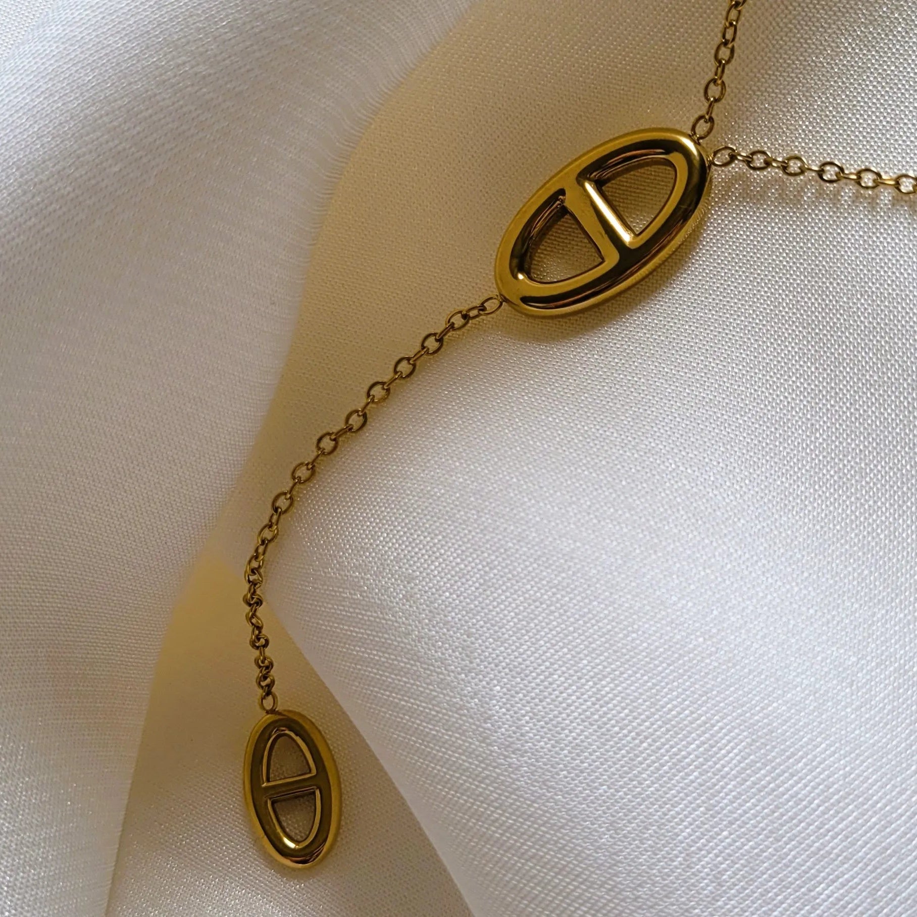 collier Azura, un long collier à la maille marine en acier inoxydable