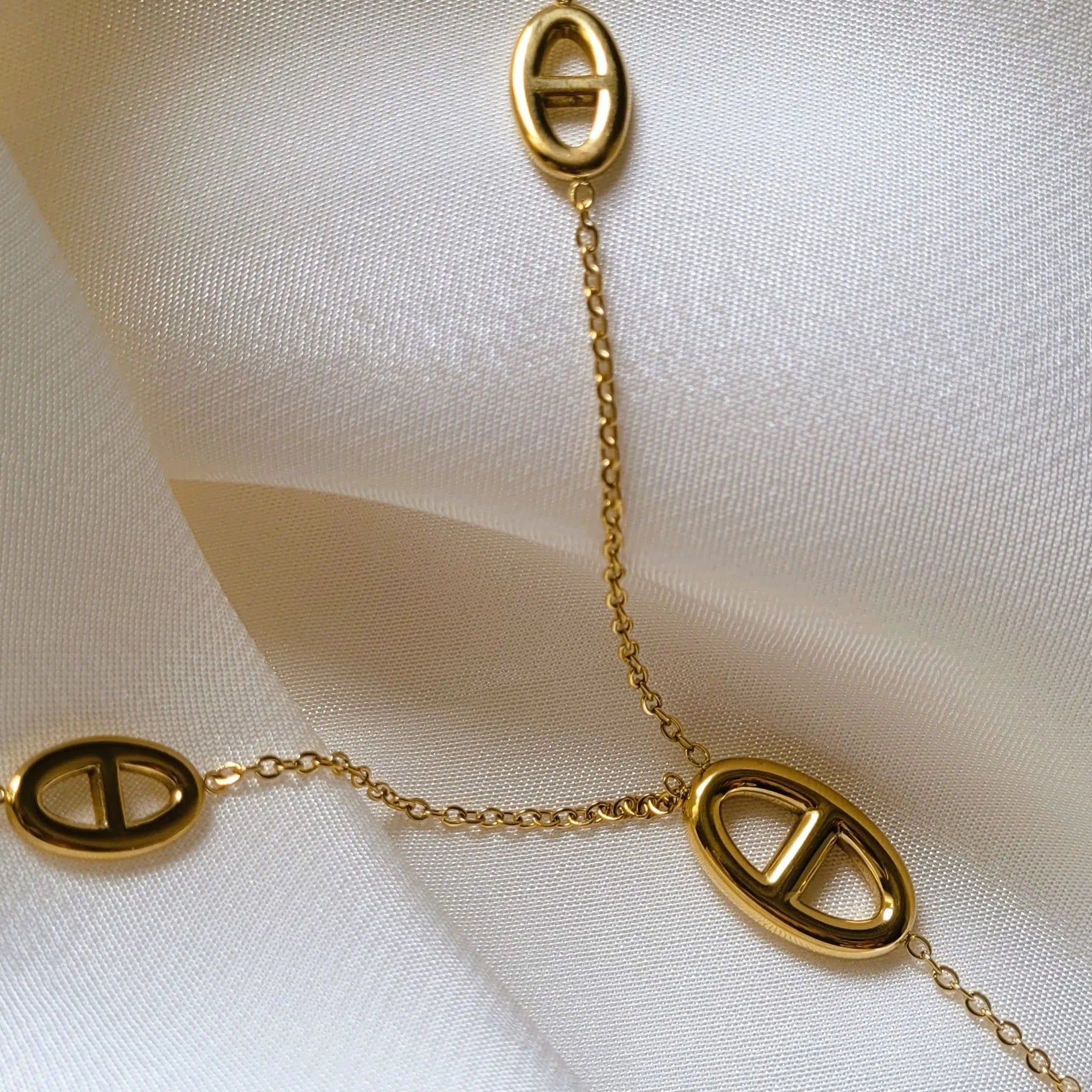 collier Azura, un sautoir fantaisie en y à la maille marine