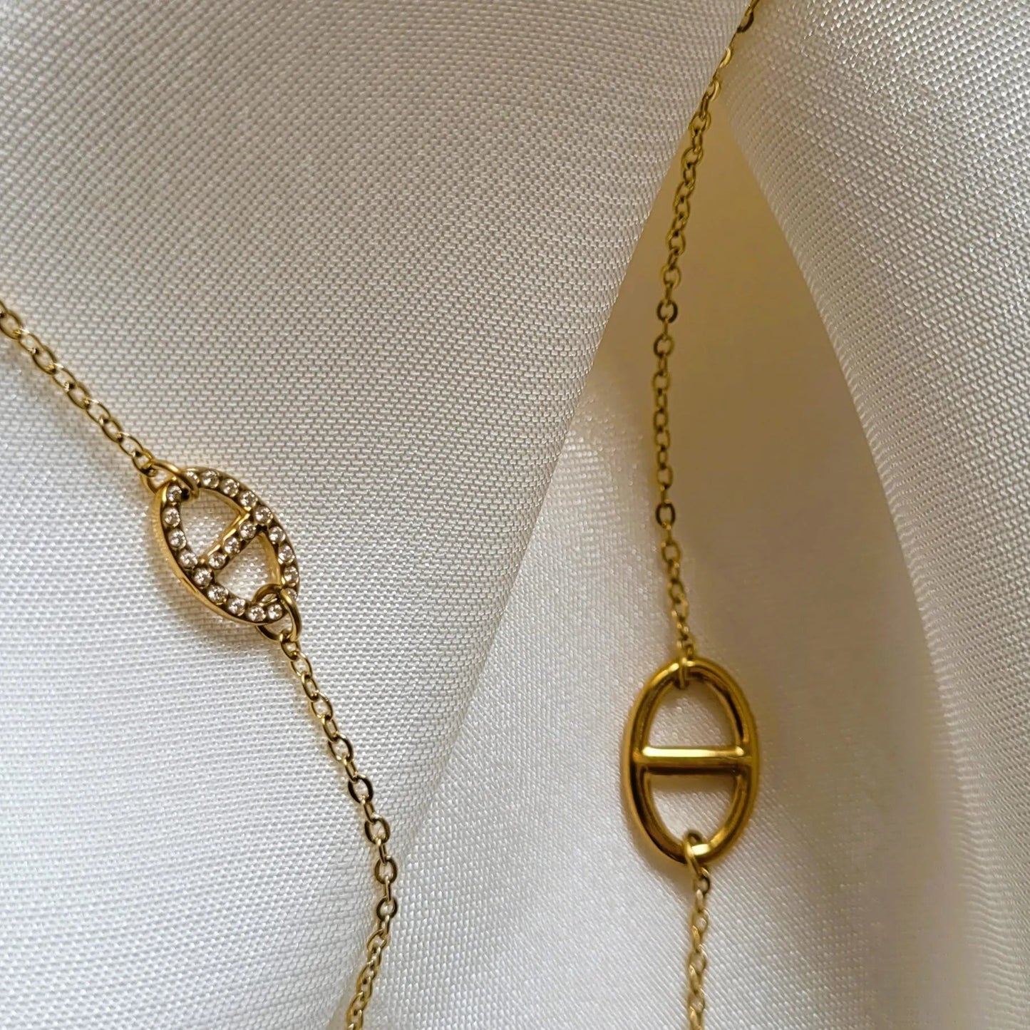 collier Nerea, un long collier à la maille marine en acier inoxydable