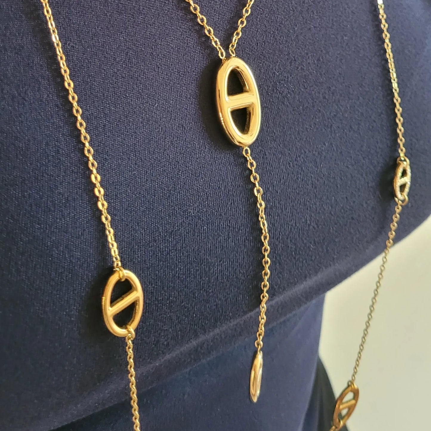 colliers Azura, des bijoux en y à la maille marine 