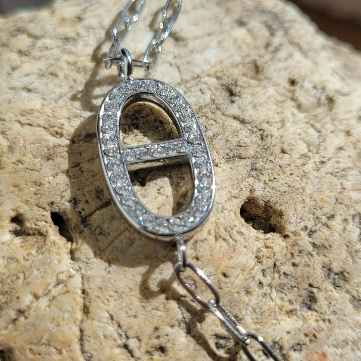 colliers Thaléa, des bijoux avec des breloques en maille marine
