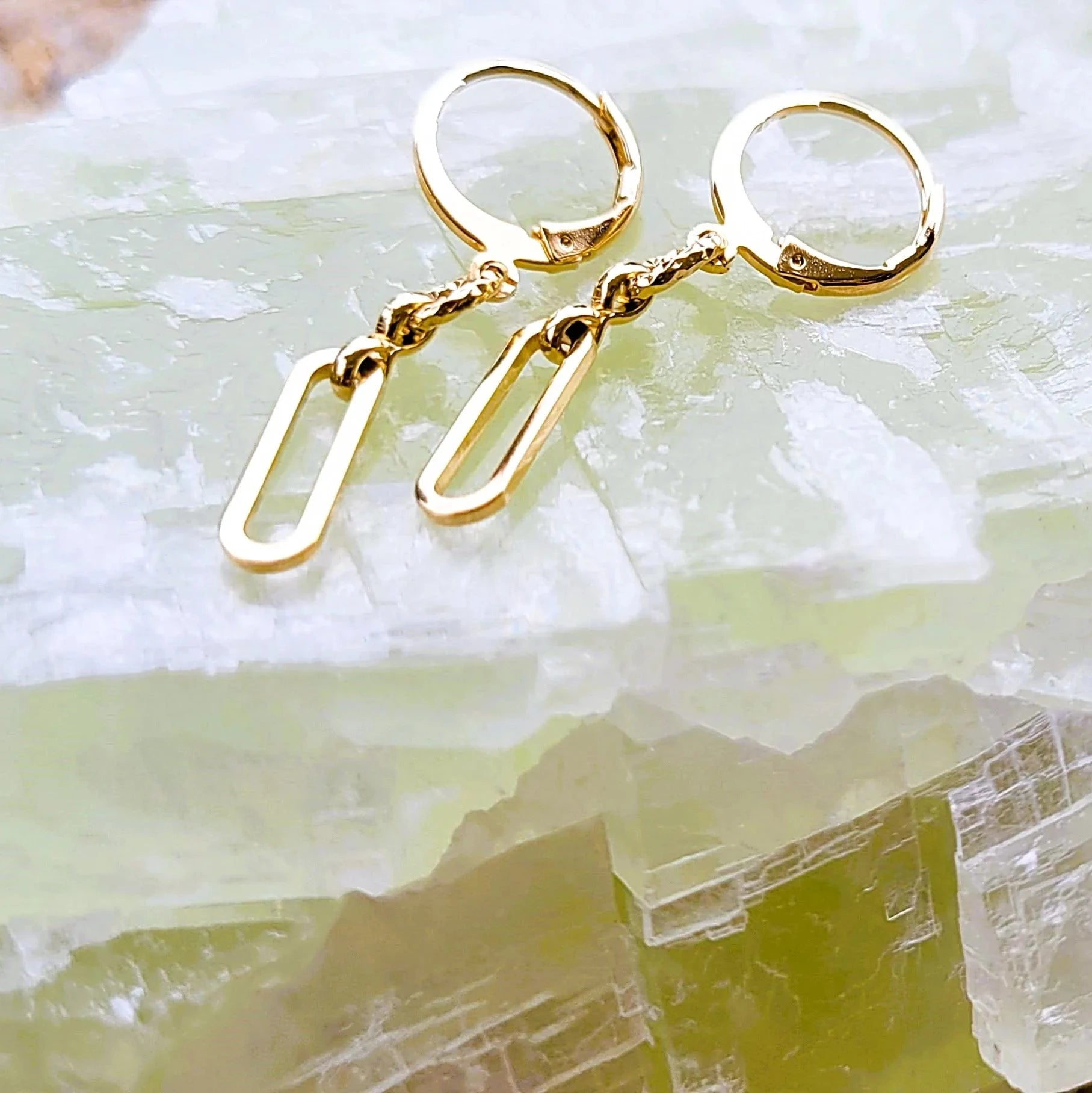 anneaux boucles d’oreilles créoles Saturne en laiton recouvert d’or