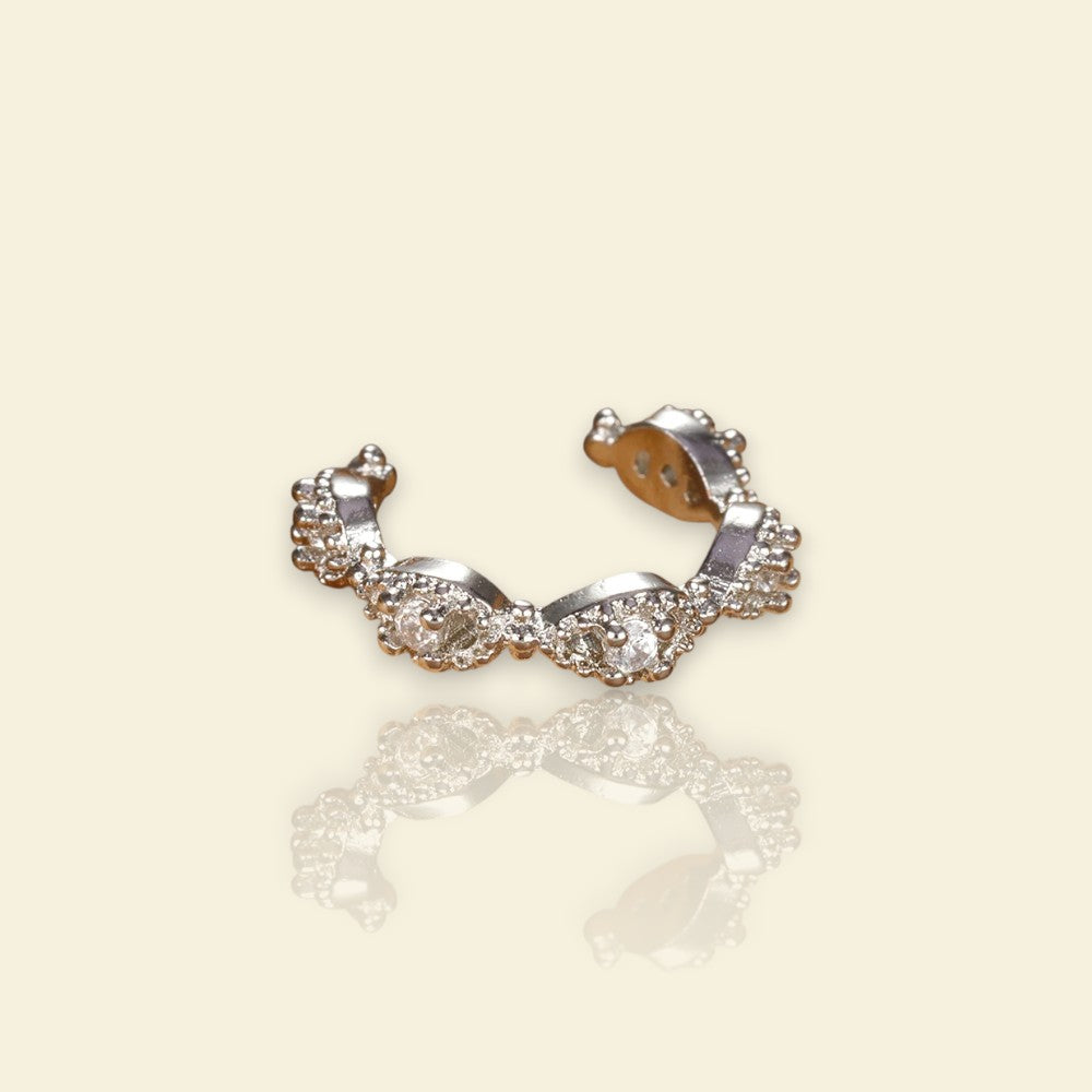 earcuff argenté Auréza, un faux piercing pour des oreilles non percées