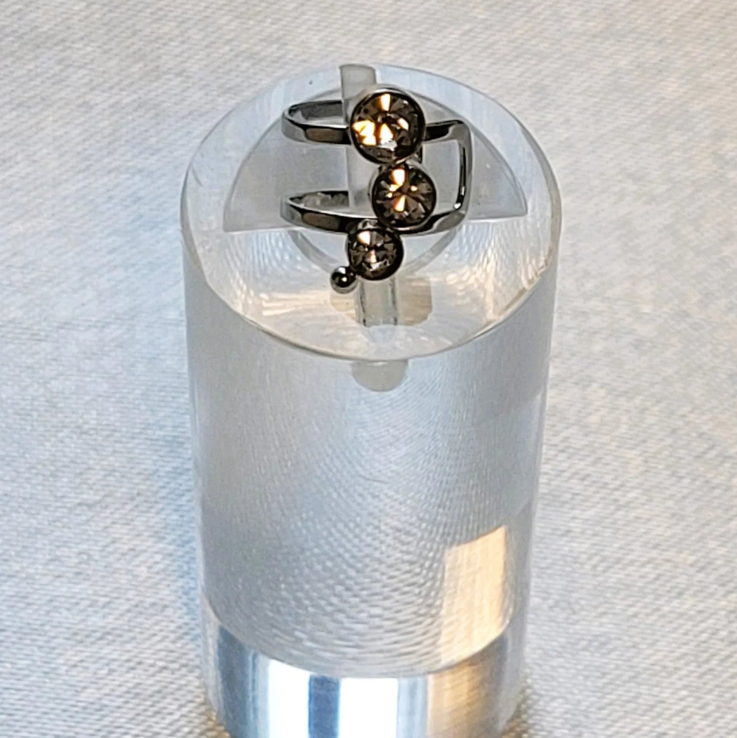 boucle d’oreille pour cartilage Kara argentée, ear cuff en acier inoxydable
