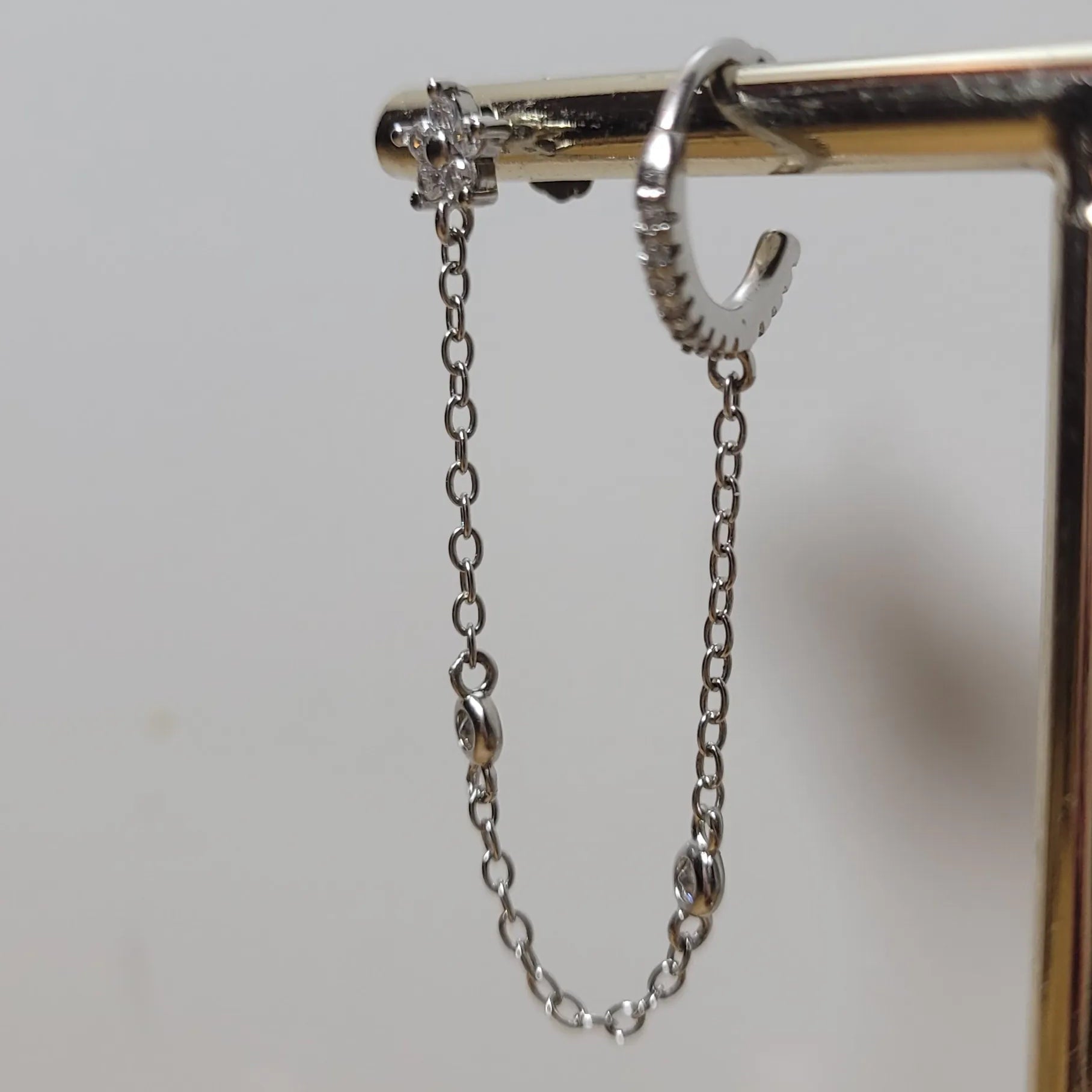 boucle d’oreille sans trou Singularu Nyra, ear cuff en argent sterling