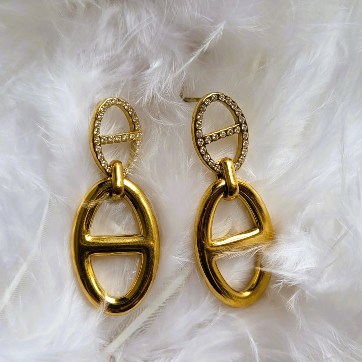 Galatée, des boucles d’oreilles à la maille marine iconique
