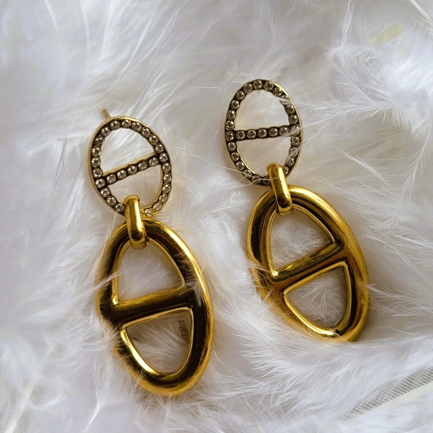 Galatée, des boucles d’oreilles à la maille marine tendance