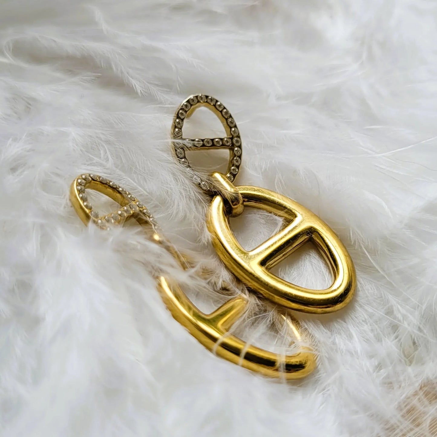 Galatée, des boucles d’oreilles fantaisie à la maille marine
