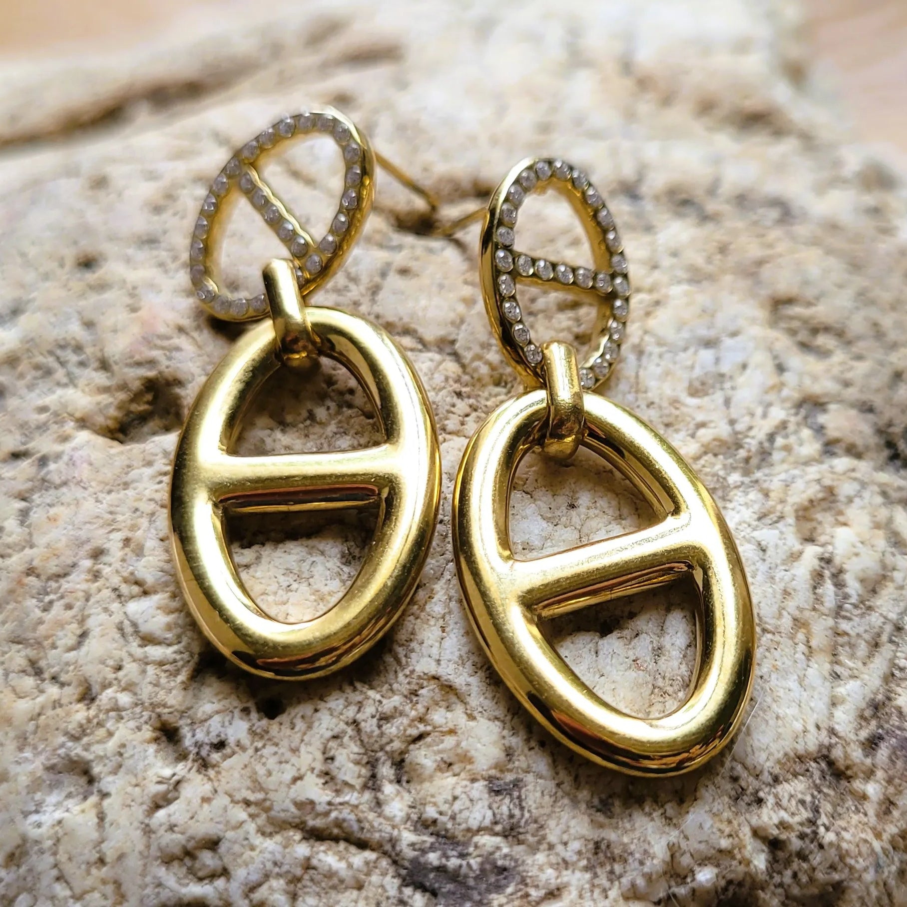 Galatée, des boucles d’oreilles à la maille marine en acier inoxydable