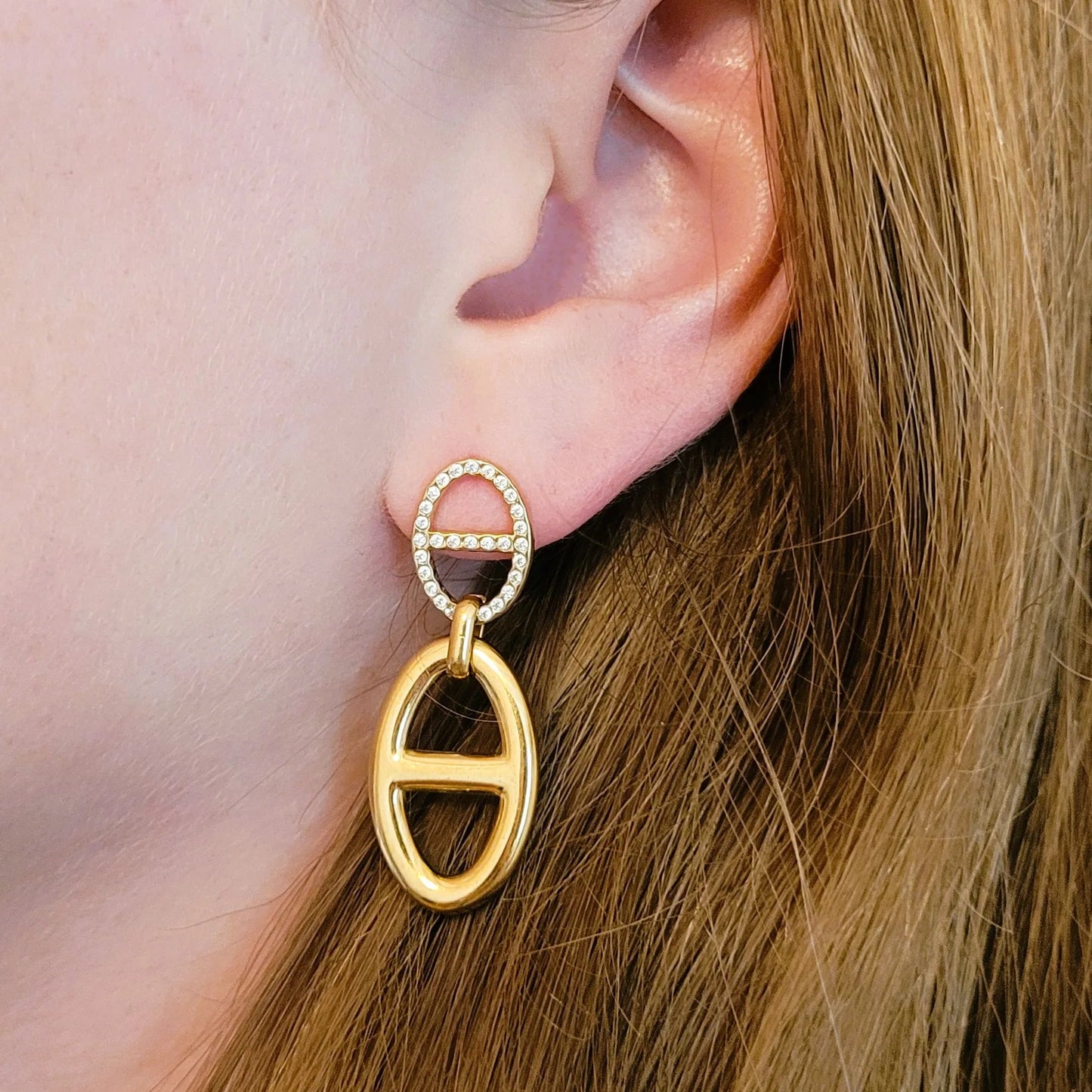 Galatée maille marine, des boucles d’oreilles pendantes pour adolescentes