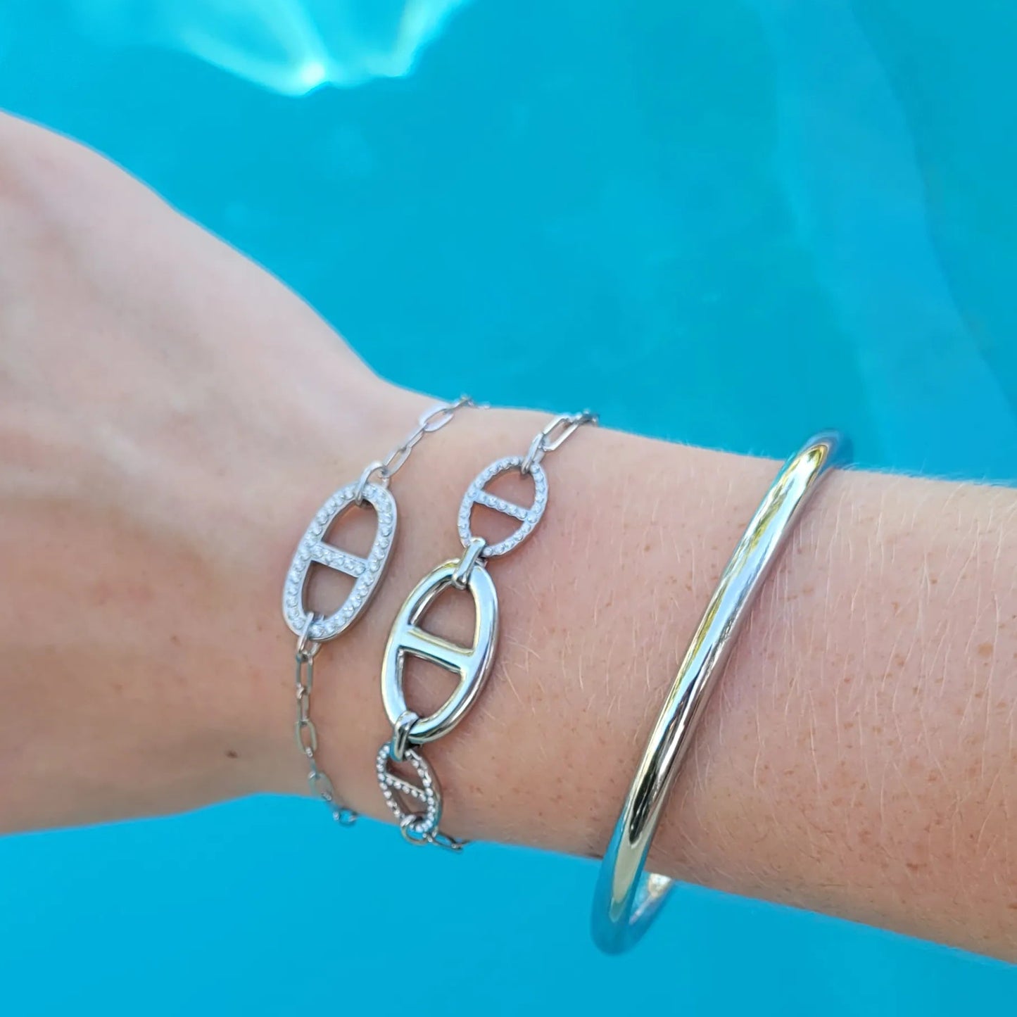 jonc en acier inoxydable argenté Pretty Fine, un bracelet anneau épuré