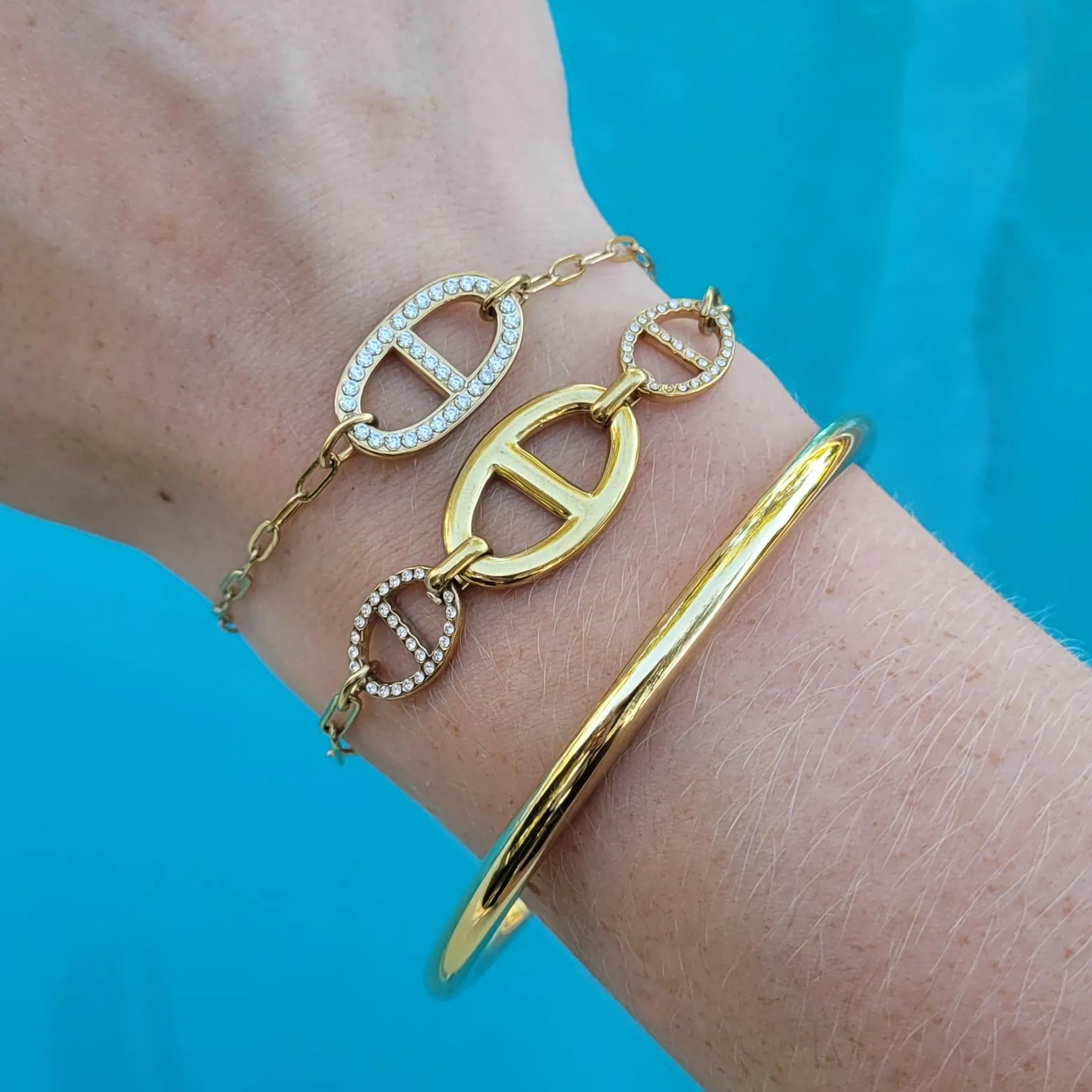 jonc en acier inoxydable doré Pretty Fine, un bracelet anneau intemporel