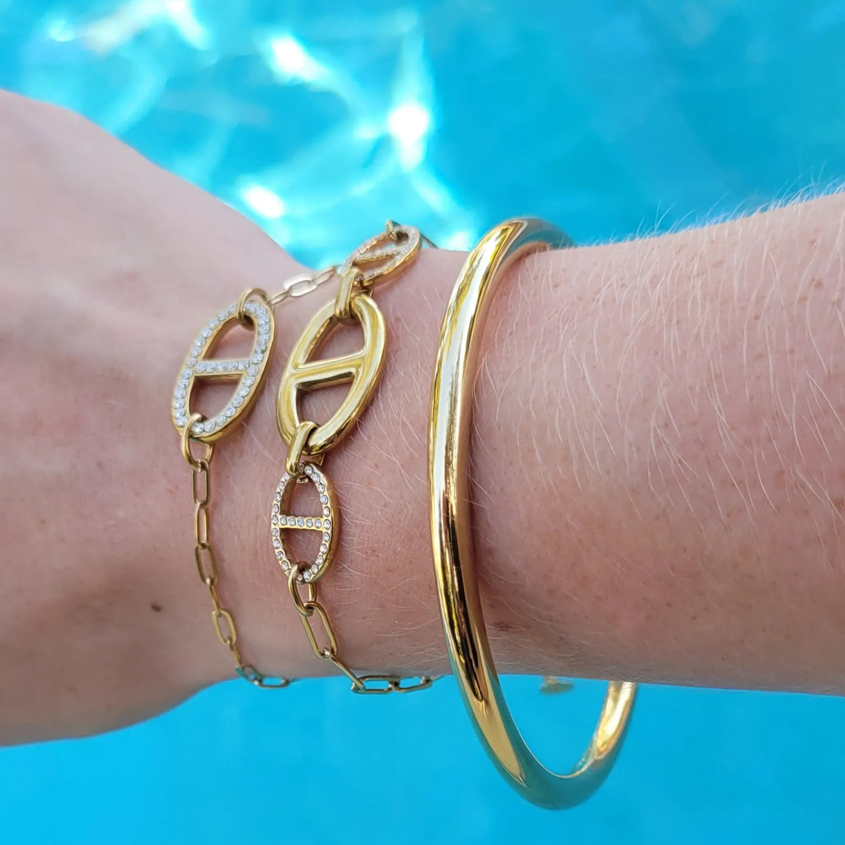 jonc en acier inoxydable doré Pretty Fine, un bracelet anneau épuré
