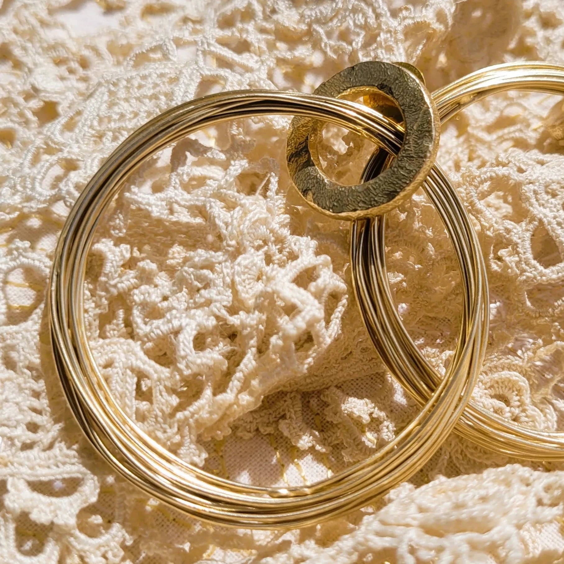 boucles d’oreilles tendance en 2024 Actuelle de Niiki Paris créateur parisien