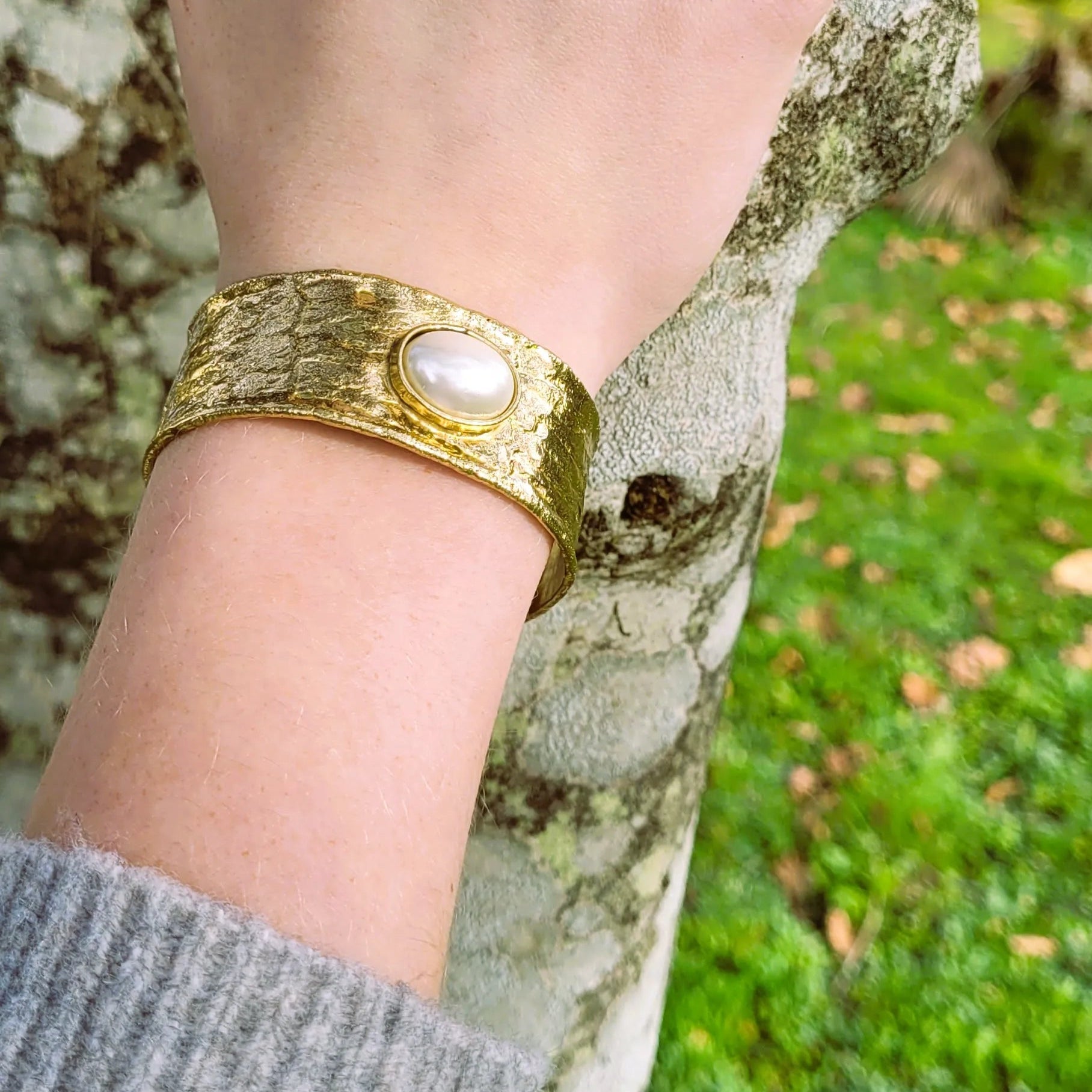 bracelet de luxe pour femmes modèle Devotion Pearl de Niiki Paris ajustable