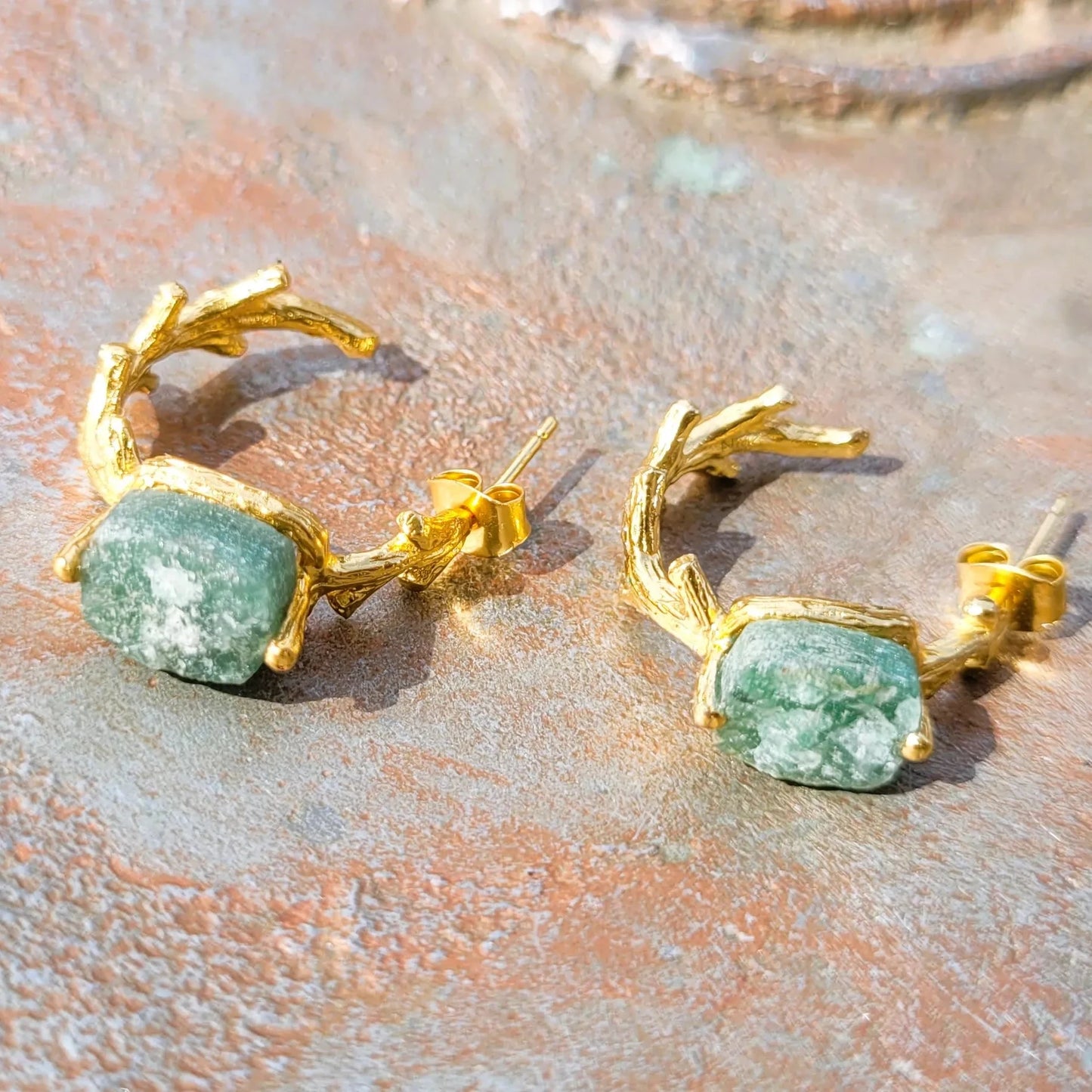boucles d’oreilles 2024 Linoy de Niiki Paris avec pierre d’aventurine semi-précieuse