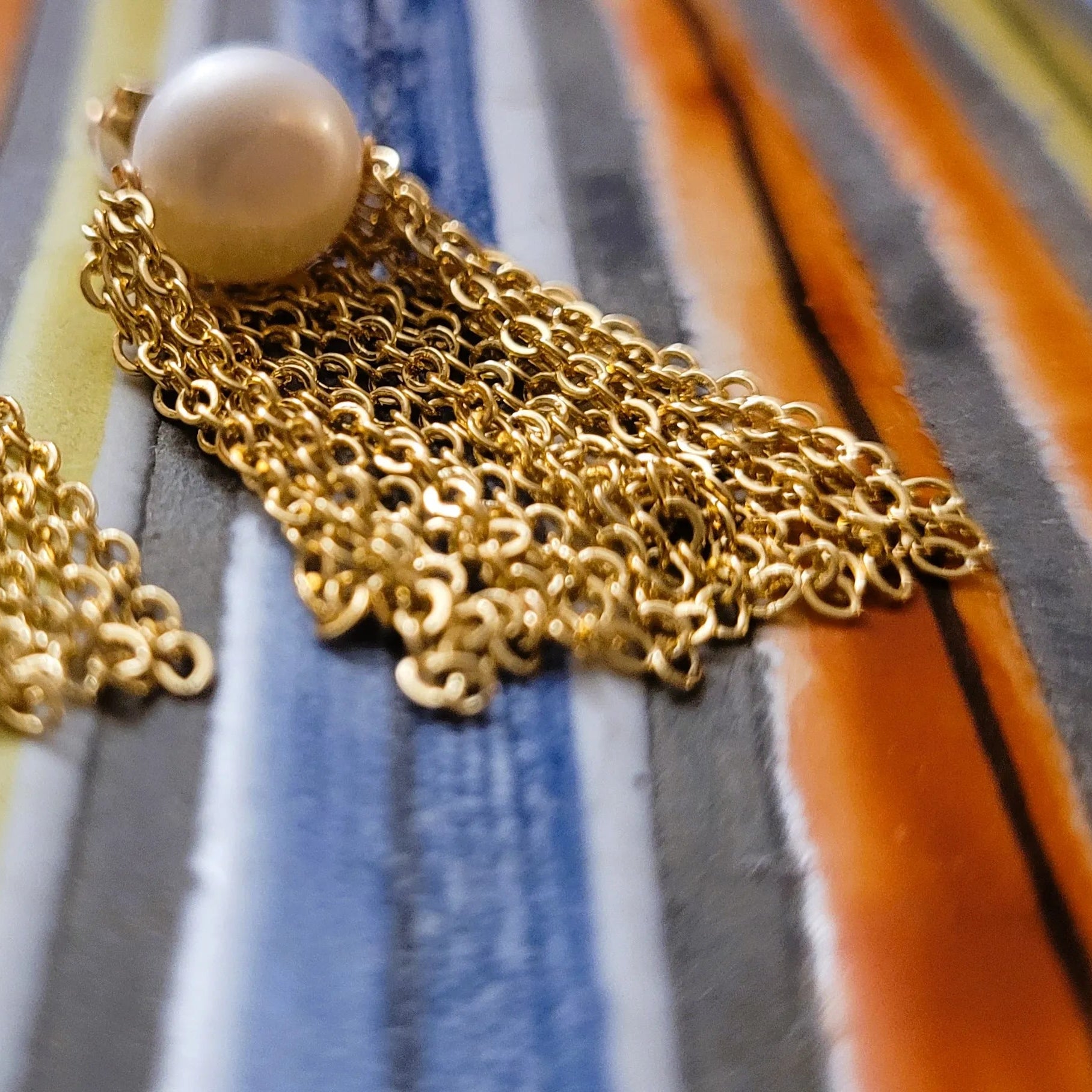 boucles d’oreilles pour femmes avec perle modèle White Pearl de Niiki Paris, boucles d’oreilles créateur