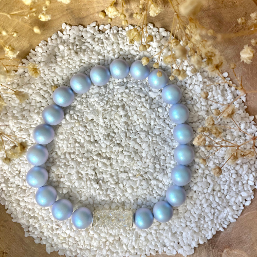 Bracelet perles bleue satin clair sur fermoir cristal Swarovski®